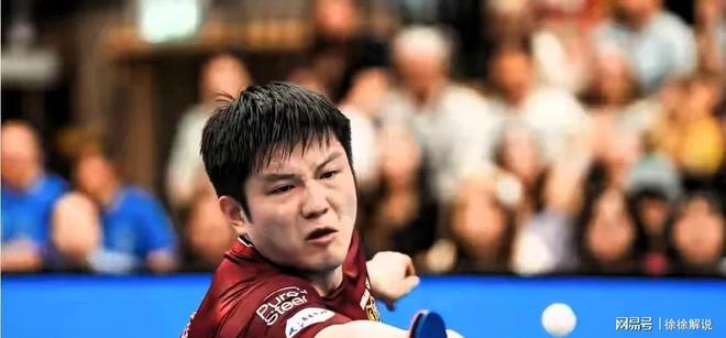 托特纳姆训练开放日，加时末段完成体检引欢呼，德国杯在即，身体对抗强度拉满(德国科隆国际健身健美及康体设施博览会)