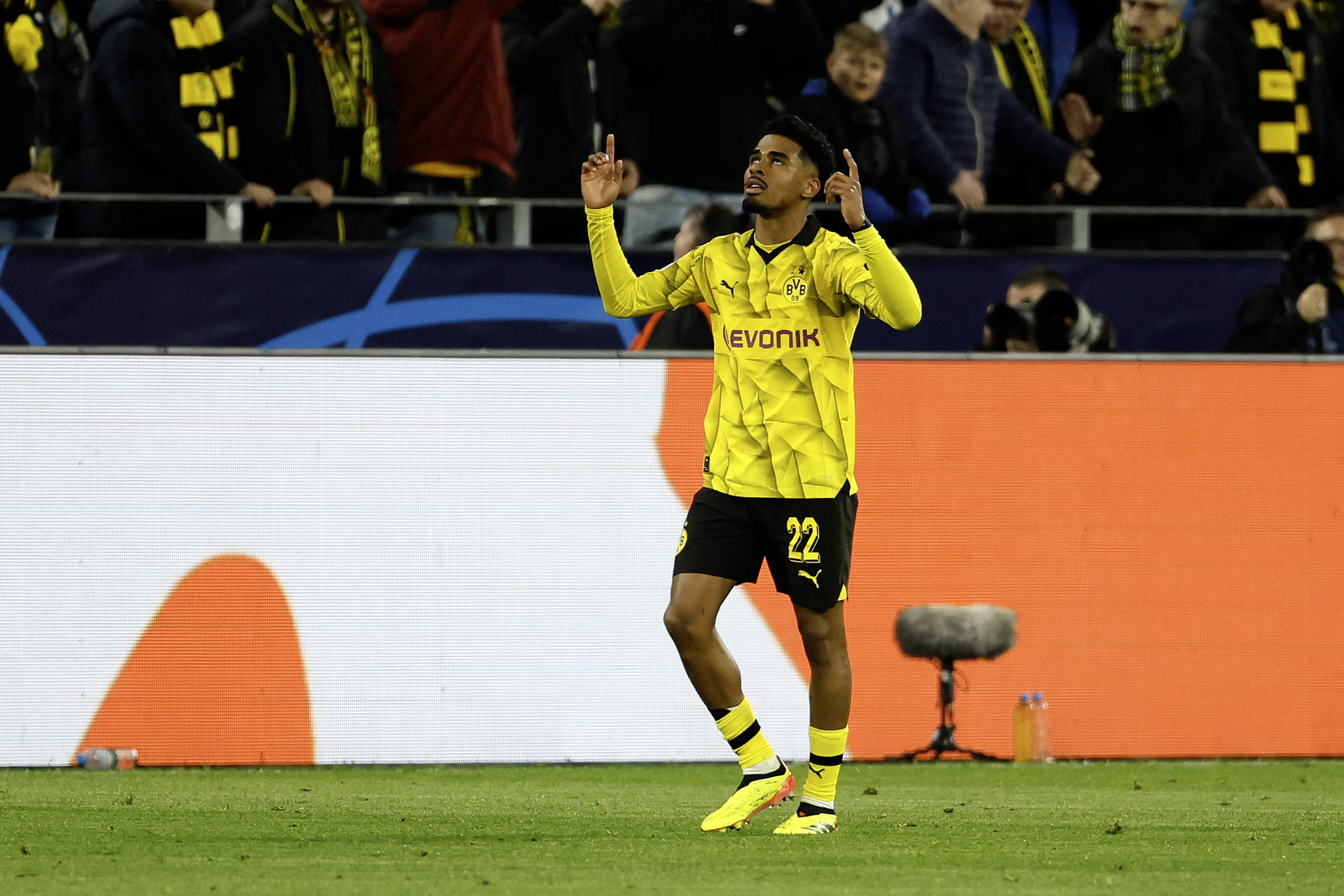 赛前德国杯焦点战，俄克拉荷马雷霆内部沟通，球迷炸锅，赛季目标并未改变(俄克拉荷马城在哪个州)