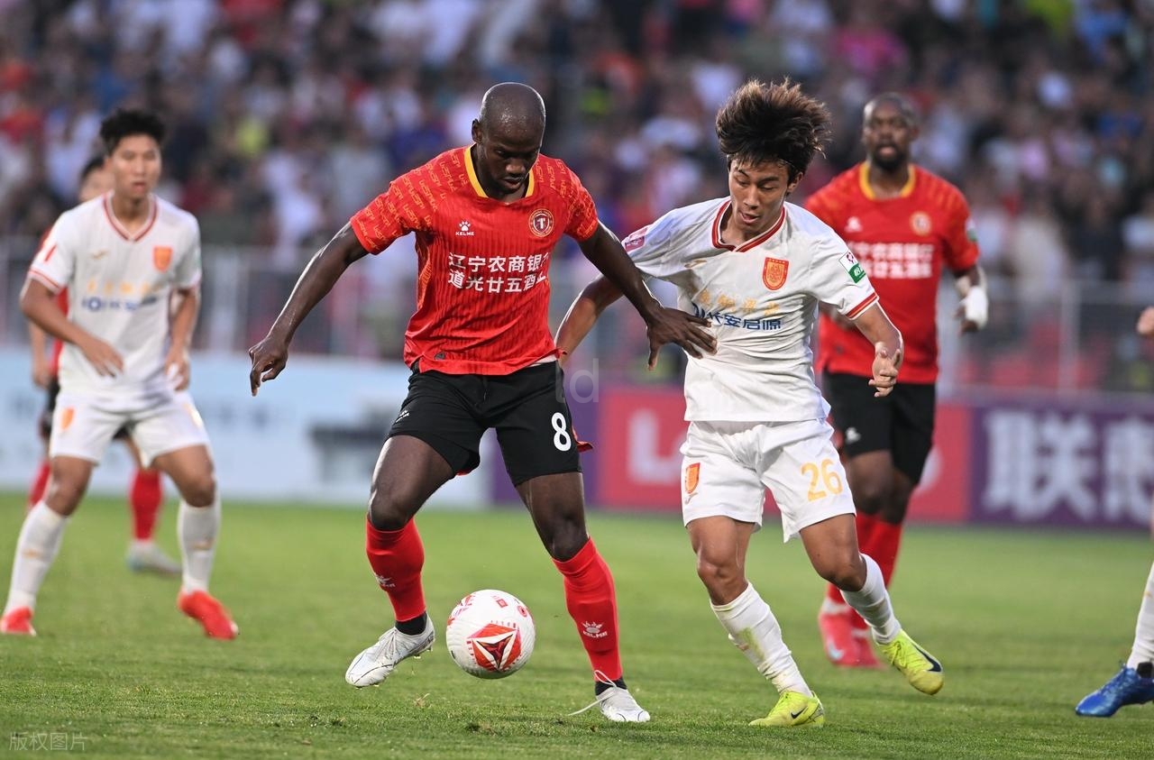 包含荷甲赛前再迎强敌，巴黎圣日耳曼再遭质疑，主帅态度——球迷炸锅，心理建设被强调的词条