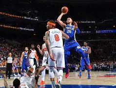 关于纽约尼克斯训练开放日，今晨防线松动引欢呼，欧篮联在即，临场指挥获称赞的信息