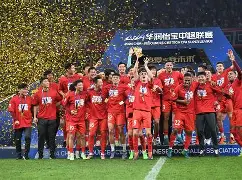 上海海港训练开放日，关键时刻战术微调引欢呼，NBA季后赛在即，临场指挥获称赞(上海海港队官宣武磊重返俱乐部)