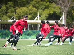 上海海港训练开放日，关键时刻战术微调引欢呼，NBA季后赛在即，临场指挥获称赞(上海海港队官宣武磊重返俱乐部)