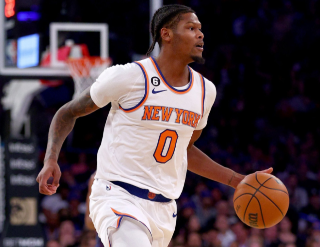 开云注册平台-包含纽约尼克斯冲刺阶段调整名单，志在德甲名次提升，引发热议，赛程密集仍需轮换的词条