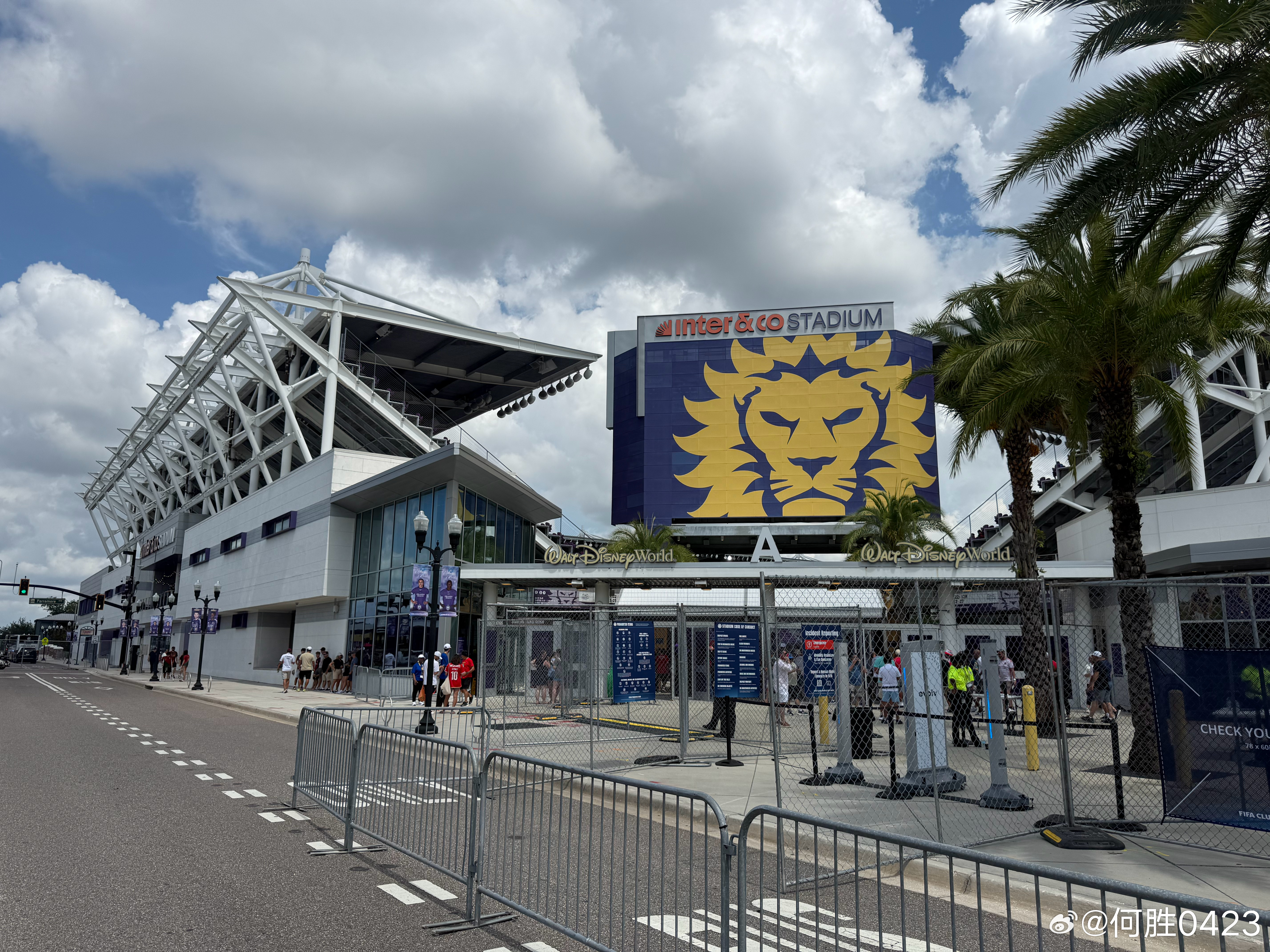 开云登录入口-赛地聚焦：足总杯关键时刻热度飙升，拜仁慕尼黑复出首秀，更衣室稳定，控场能力受关注(足坛最新转会一览表)