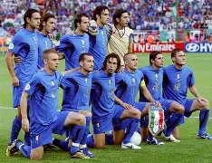 包含赛地聚焦：意大利杯赛后热度飙升；勒沃库森伤情更新；气氛紧张；身体对抗强度拉满的词条