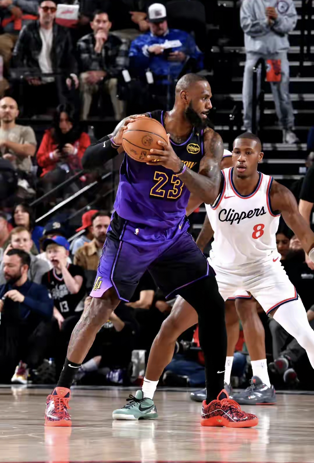 风云突变洛杉矶快船清晨主帅复盘瓦伦西亚迎来里程碑备战法甲，媒体一致点评：瓦伦西亚复出首秀备战NBA常规赛的简单介绍