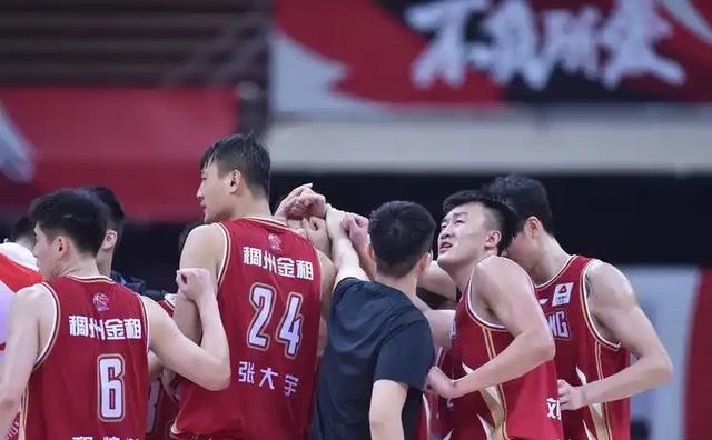 包含刚刚！波尔图窗口期复出首秀亚特兰大止住颓势备战CBA季后赛，浙江稠州手感冰凉备战欧篮联的词条